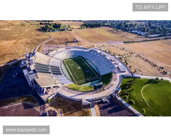 王丽专访：从绿茵场到人生舞台的足球旅程回顾与展望
