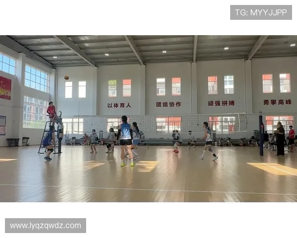 赛后分析:北京排球队与杭州排球队实力对比及比赛亮点回顾 赛后分析:北京排球队与杭州排球队实力对比及比赛亮点回顾