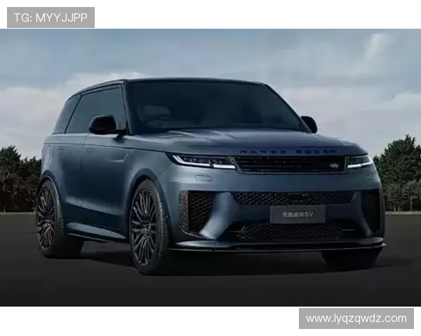 足球明星与路虎揽胜的完美结合展现豪华与运动的极致魅力